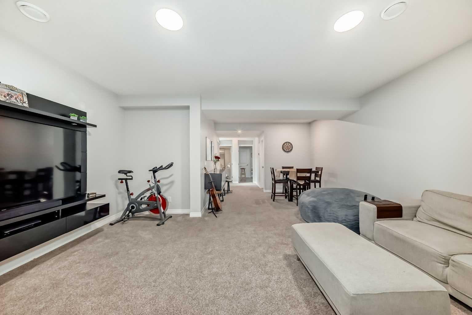 1941 Mahogany Boulevard SE