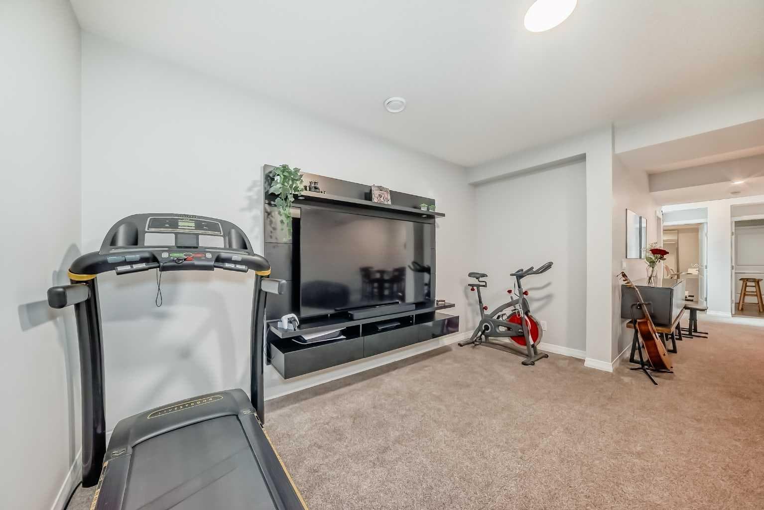 1941 Mahogany Boulevard SE