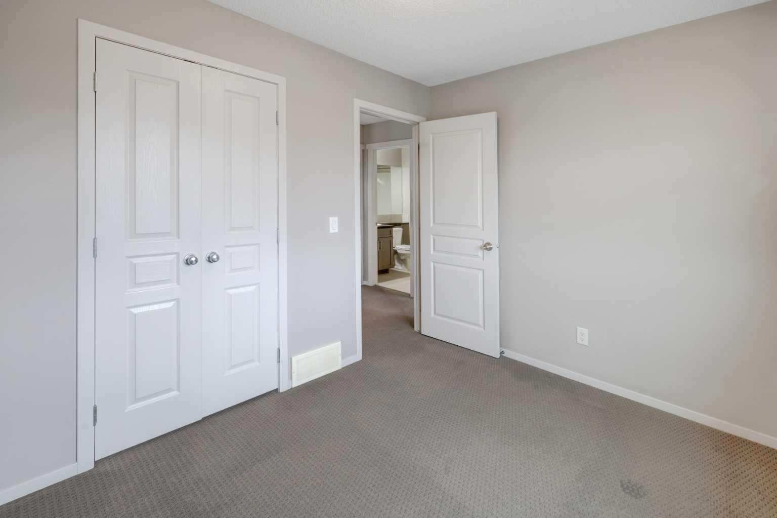 36 Copperstone Court SE