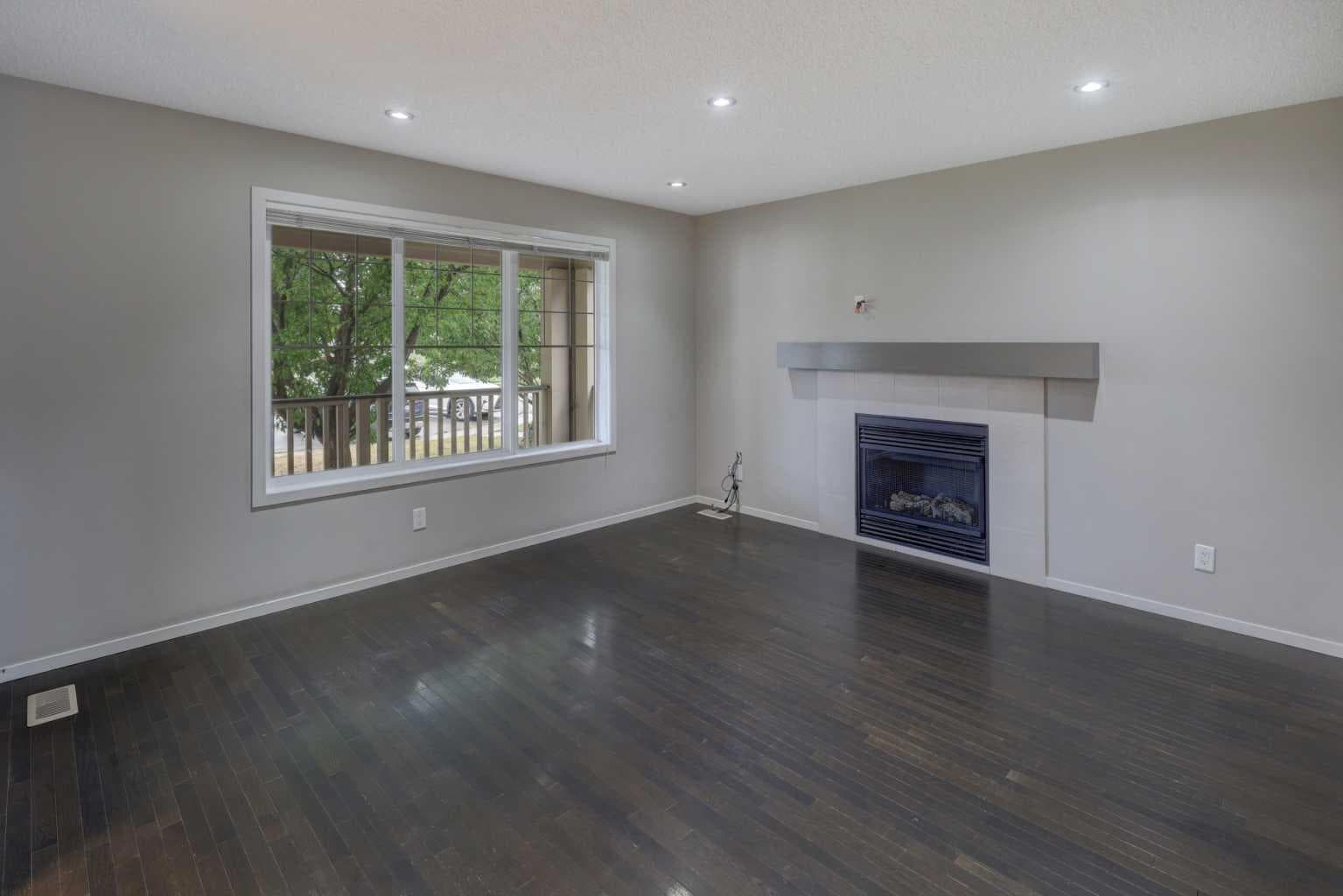 36 Copperstone Court SE