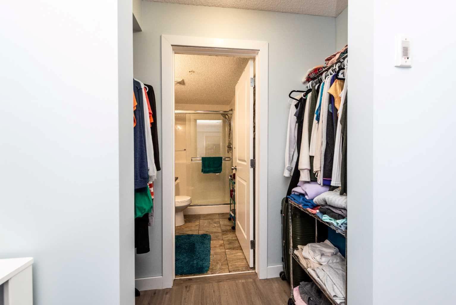 8112, 403 Mackenzie Way SW