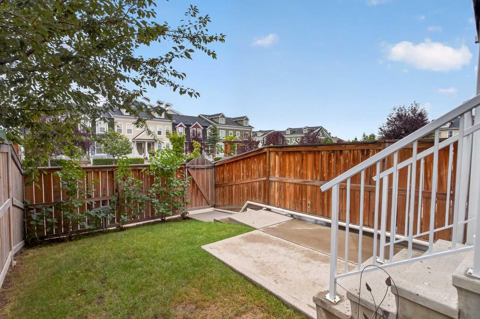 75 Auburn Bay Street SE