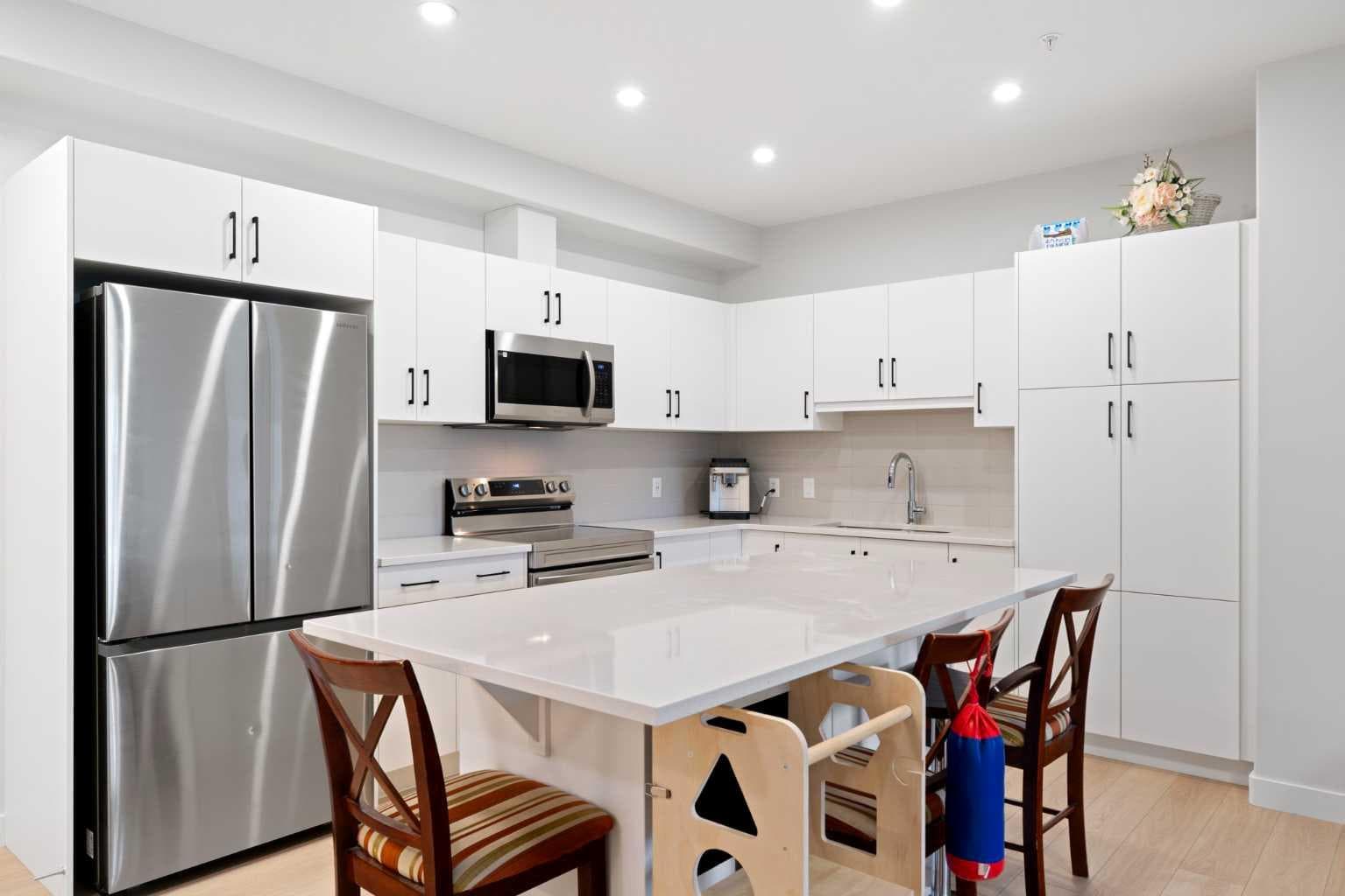 1112, 81 Arbour Lake View NW