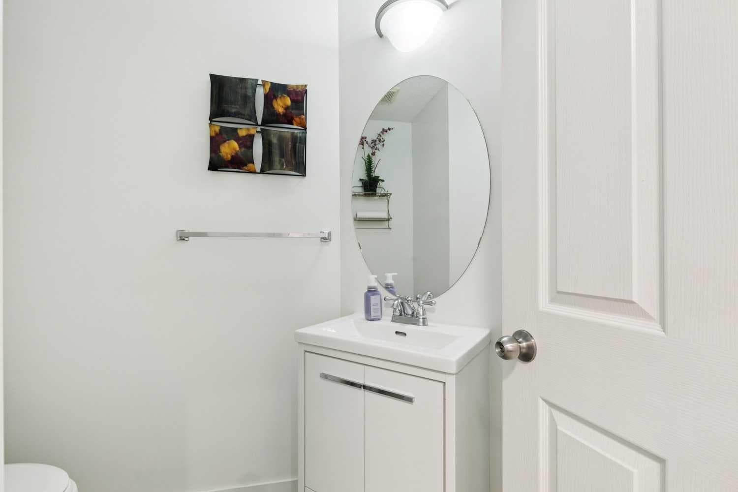 126 Somerglen Way SW