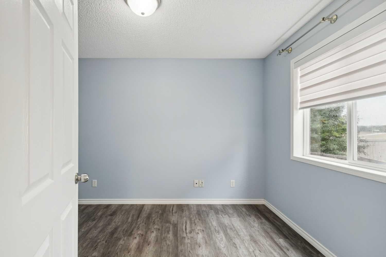 126 Somerglen Way SW