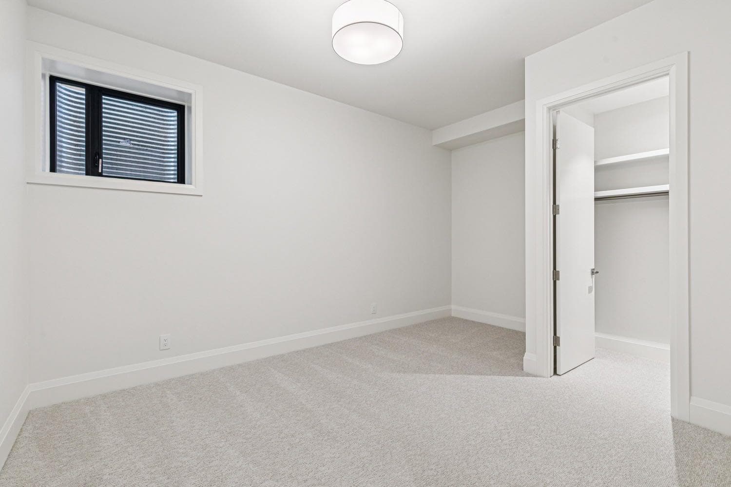 14 Lissington Drive SW