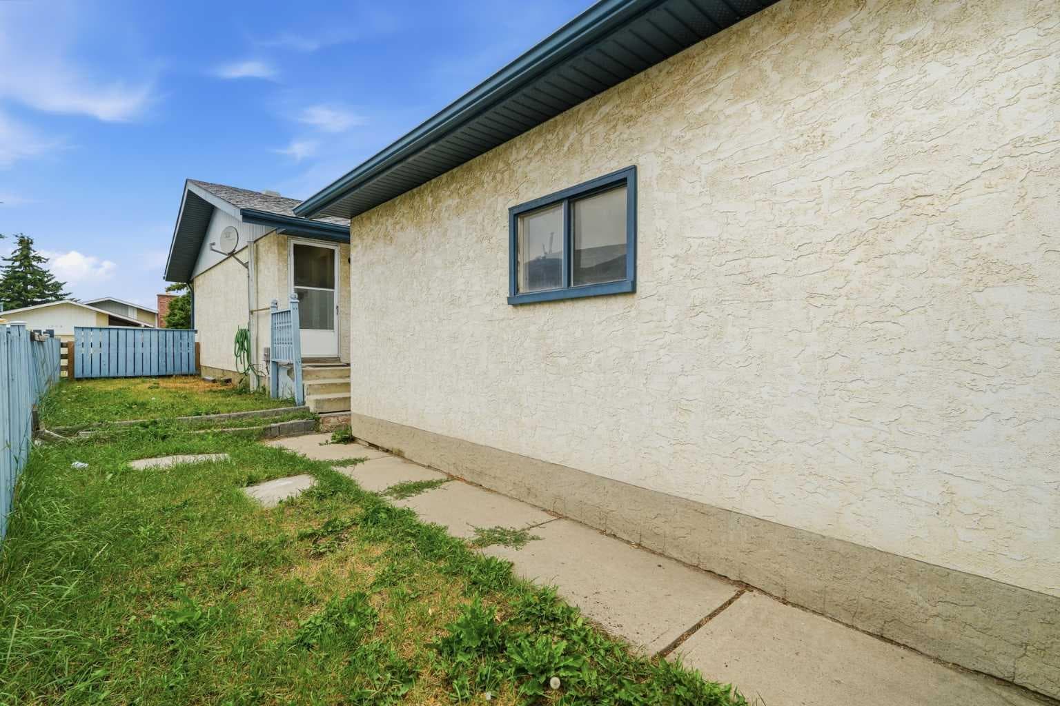 1211 Maitland Drive NE