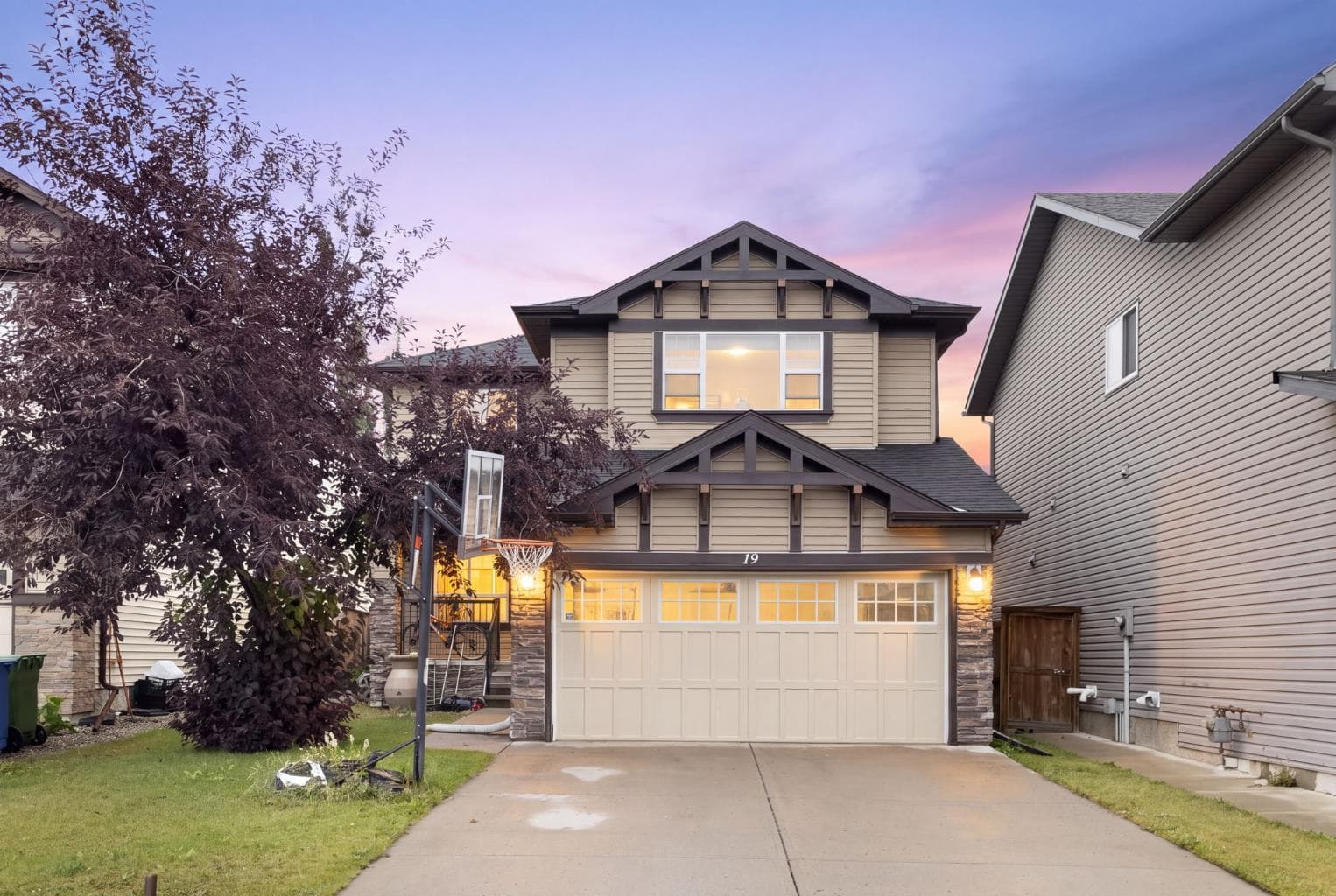 19 Silverado Skies Bay SW