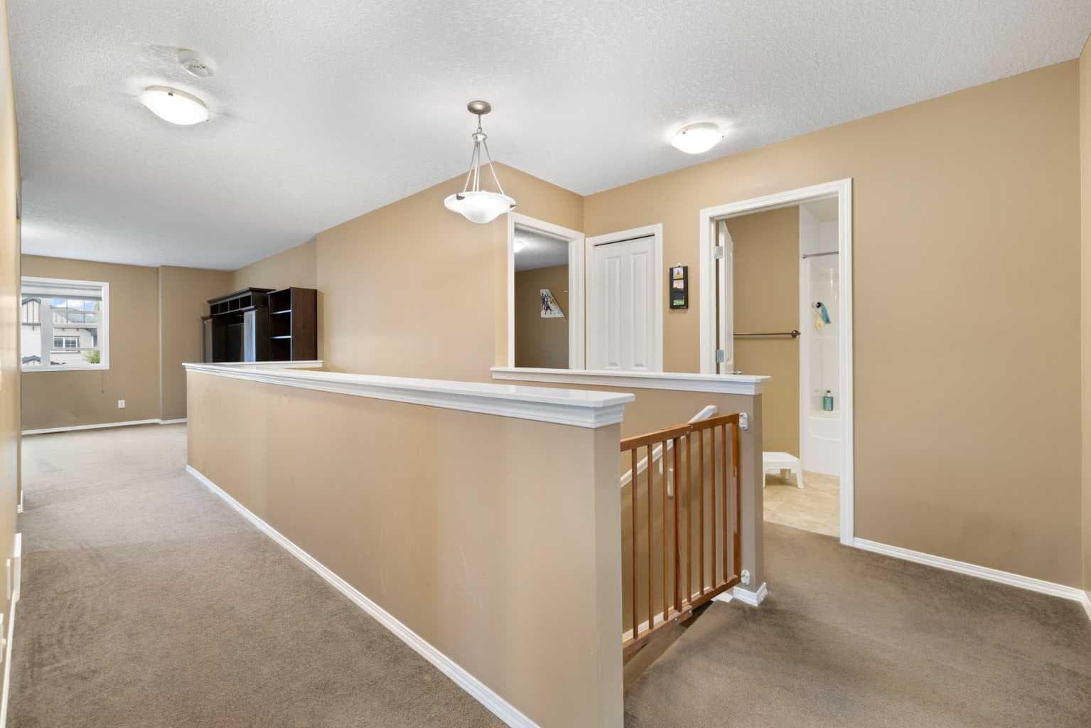 19 Silverado Skies Bay SW