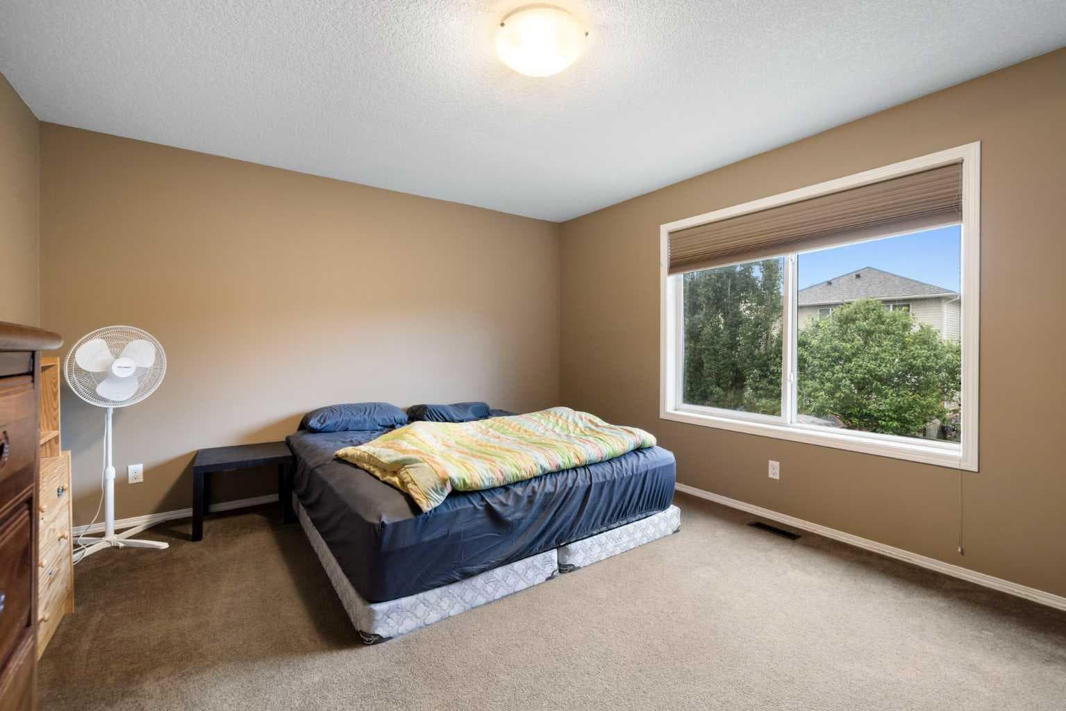 19 Silverado Skies Bay SW