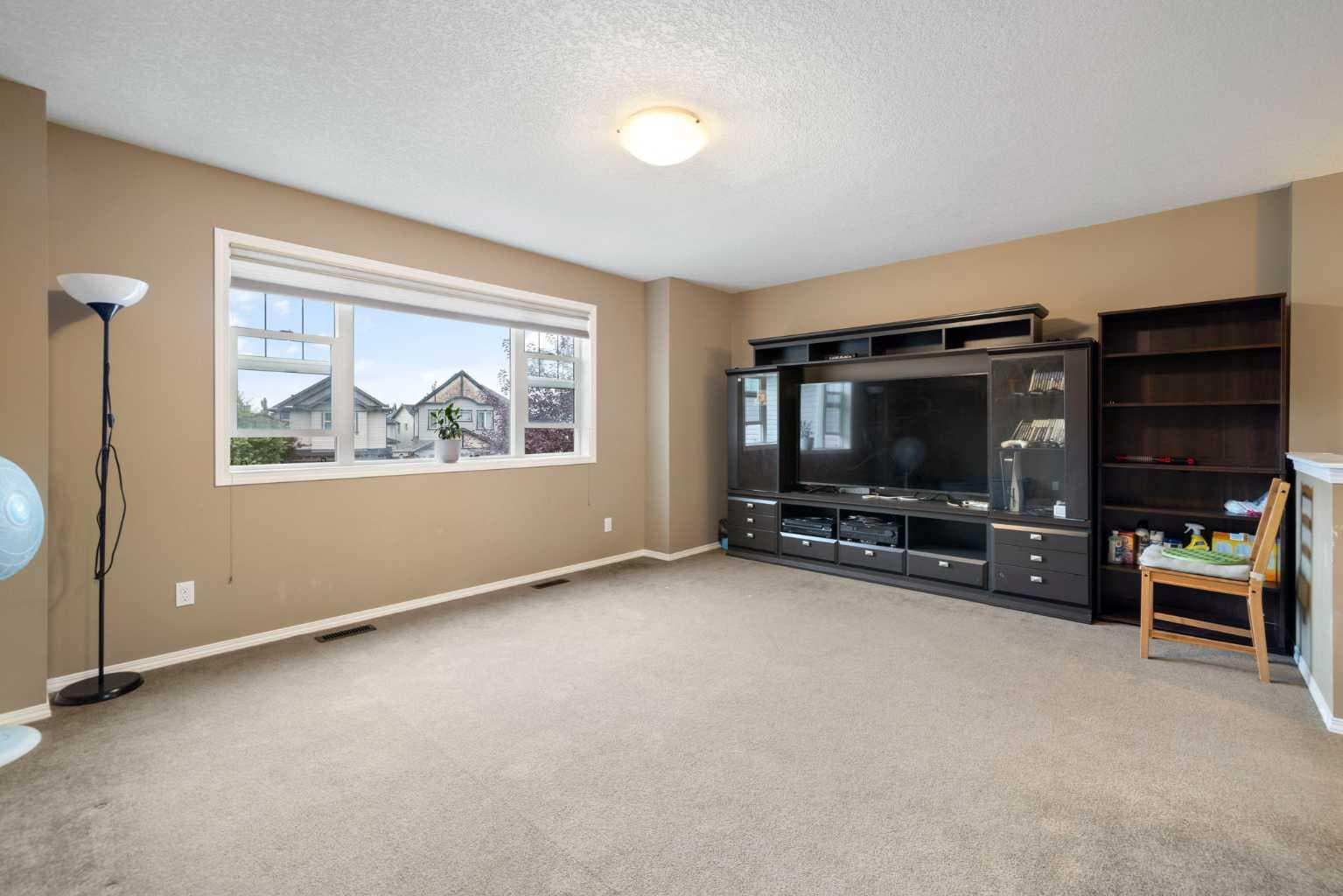 19 Silverado Skies Bay SW