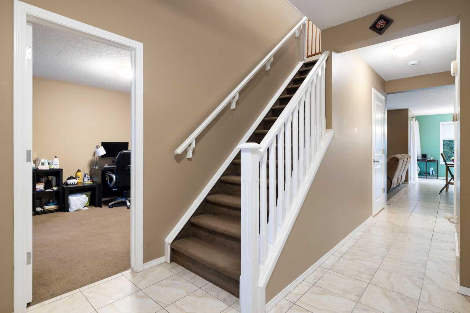 19 Silverado Skies Bay SW