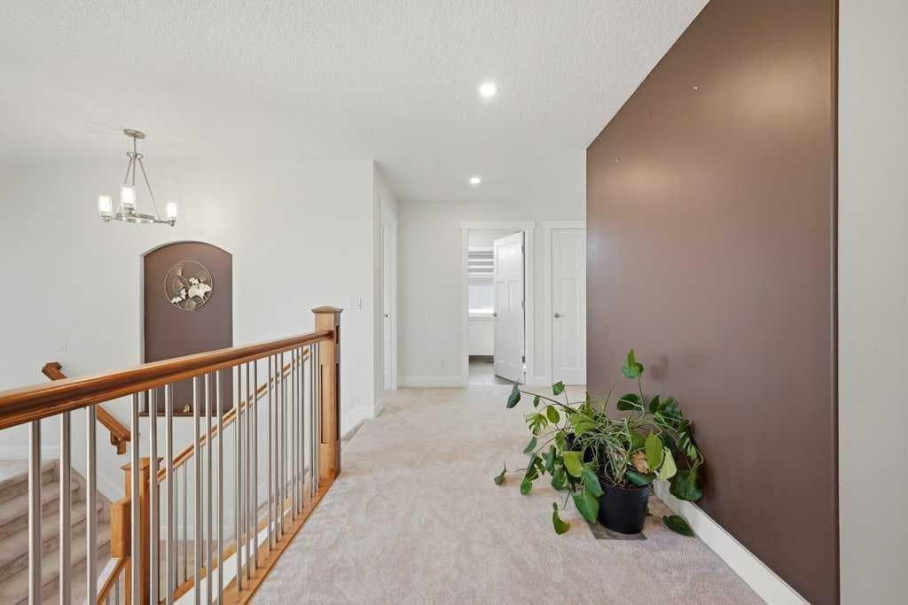 160 Panatella Crescent NW