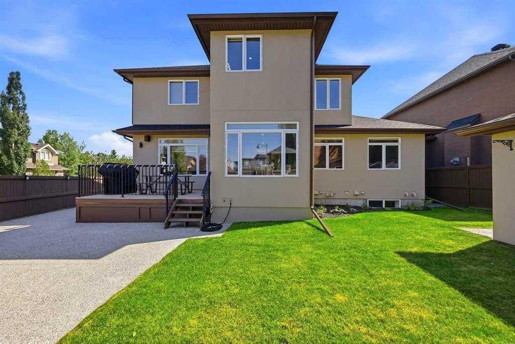 160 Panatella Crescent NW