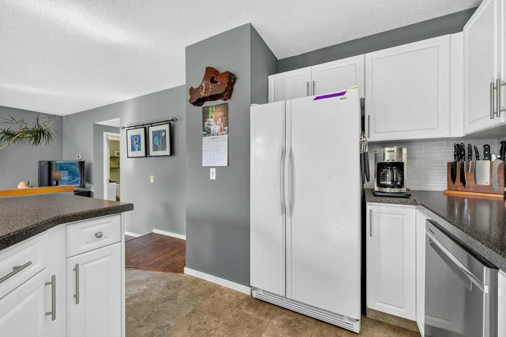83 Millrise Crescent SW