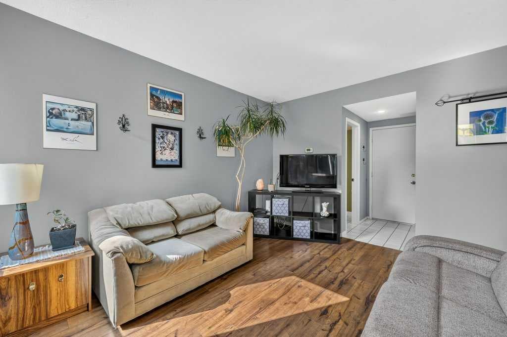 83 Millrise Crescent SW
