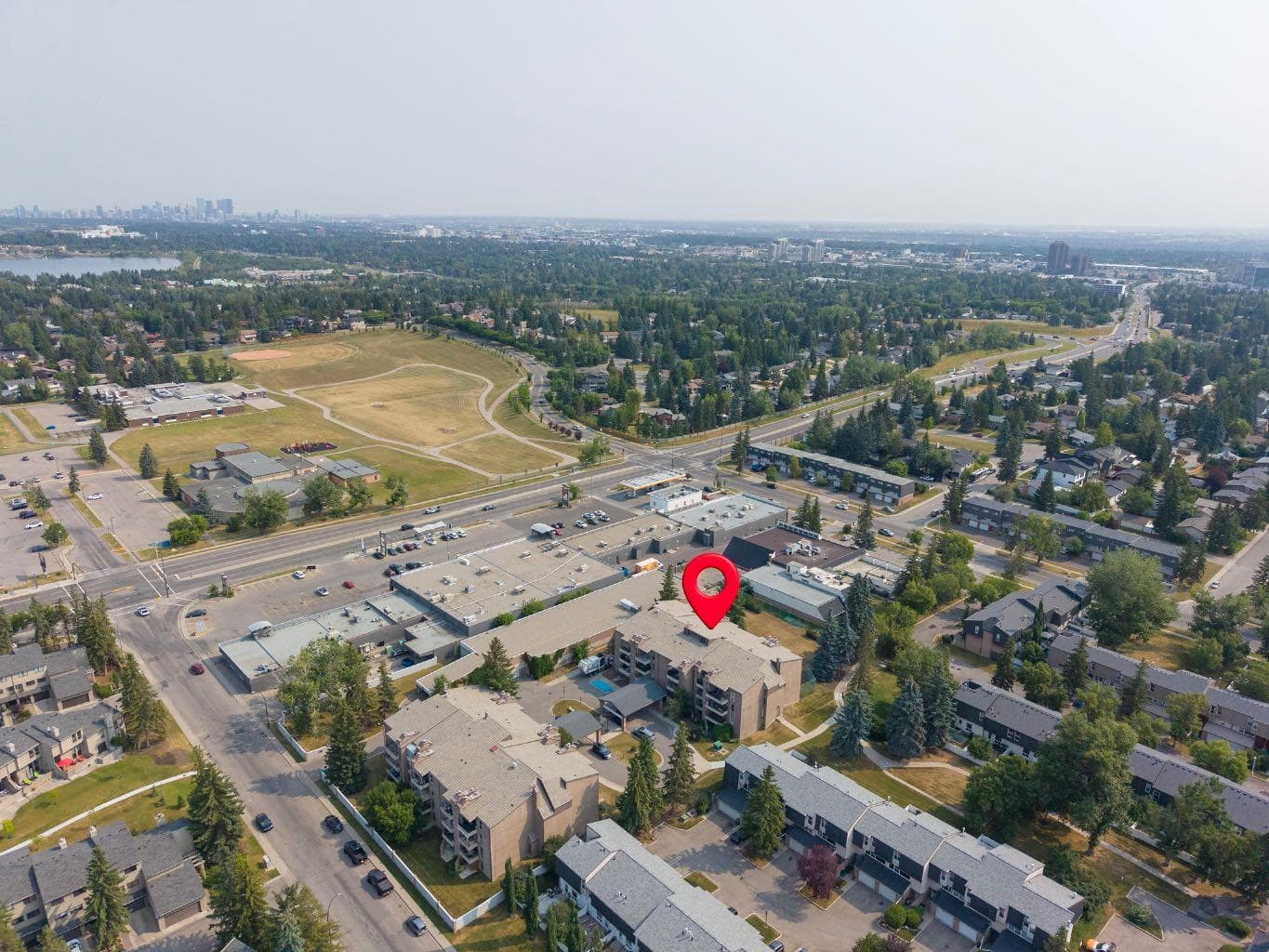 2305, 202 Braeglen Close SW