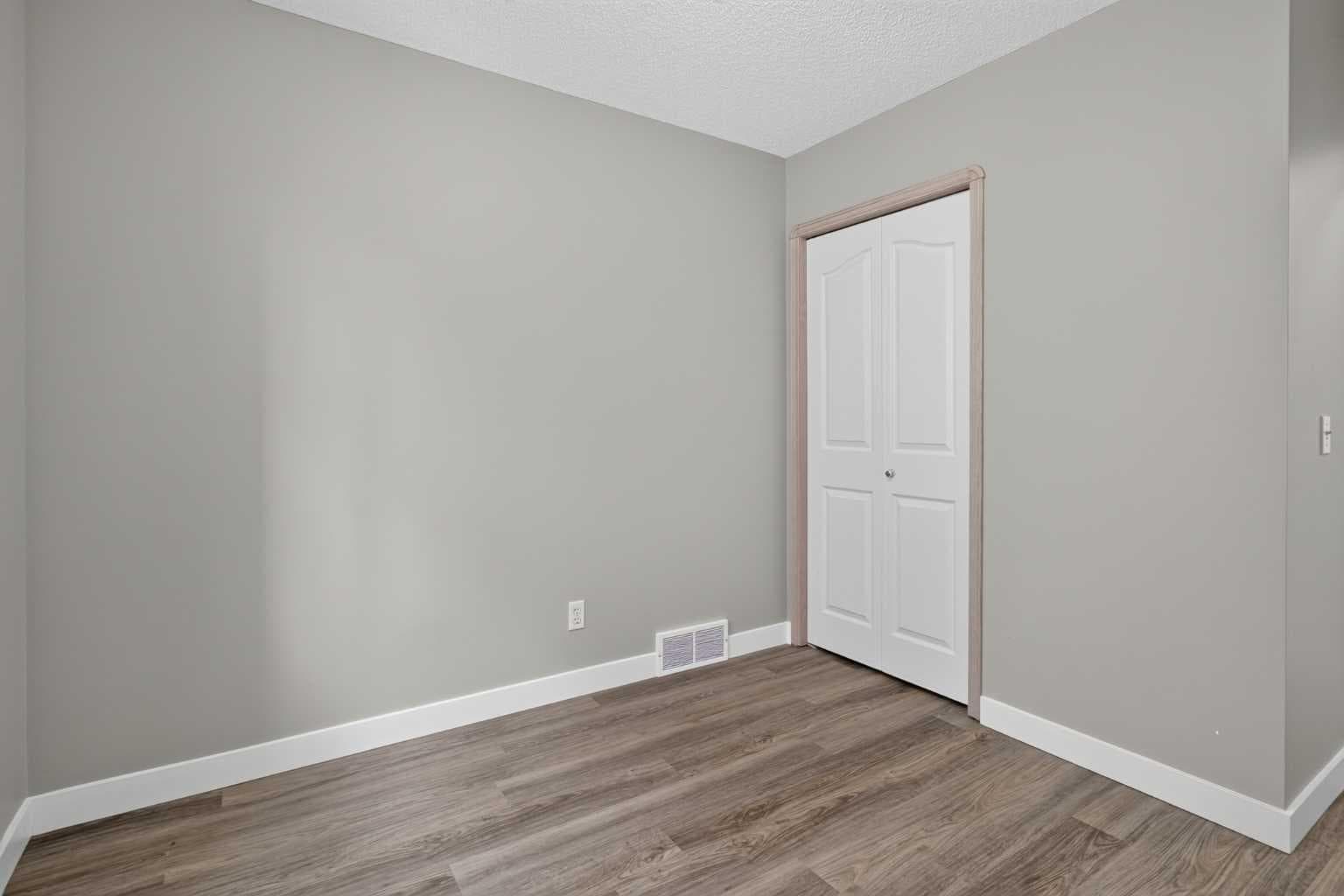940 Coventry Drive NE