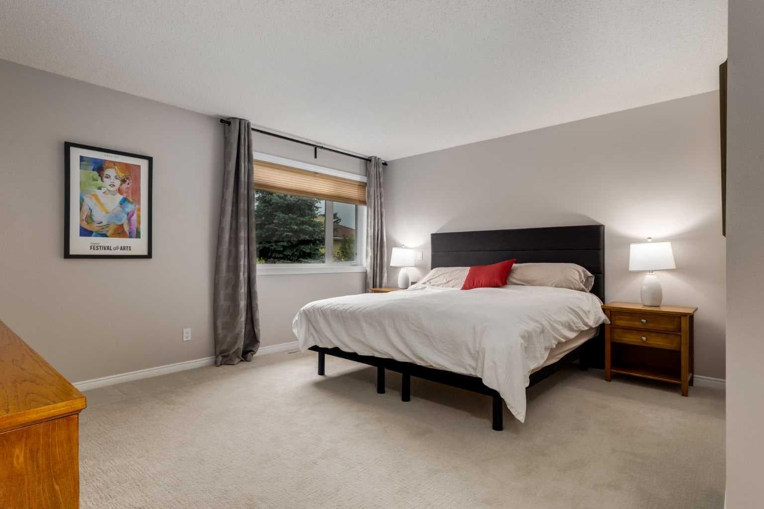 1527 Evergreen Drive SW