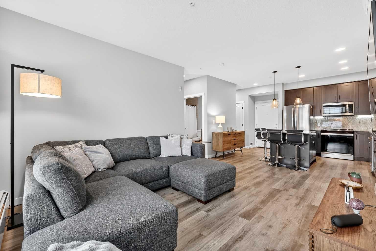 401, 150 Shawnee Square SW