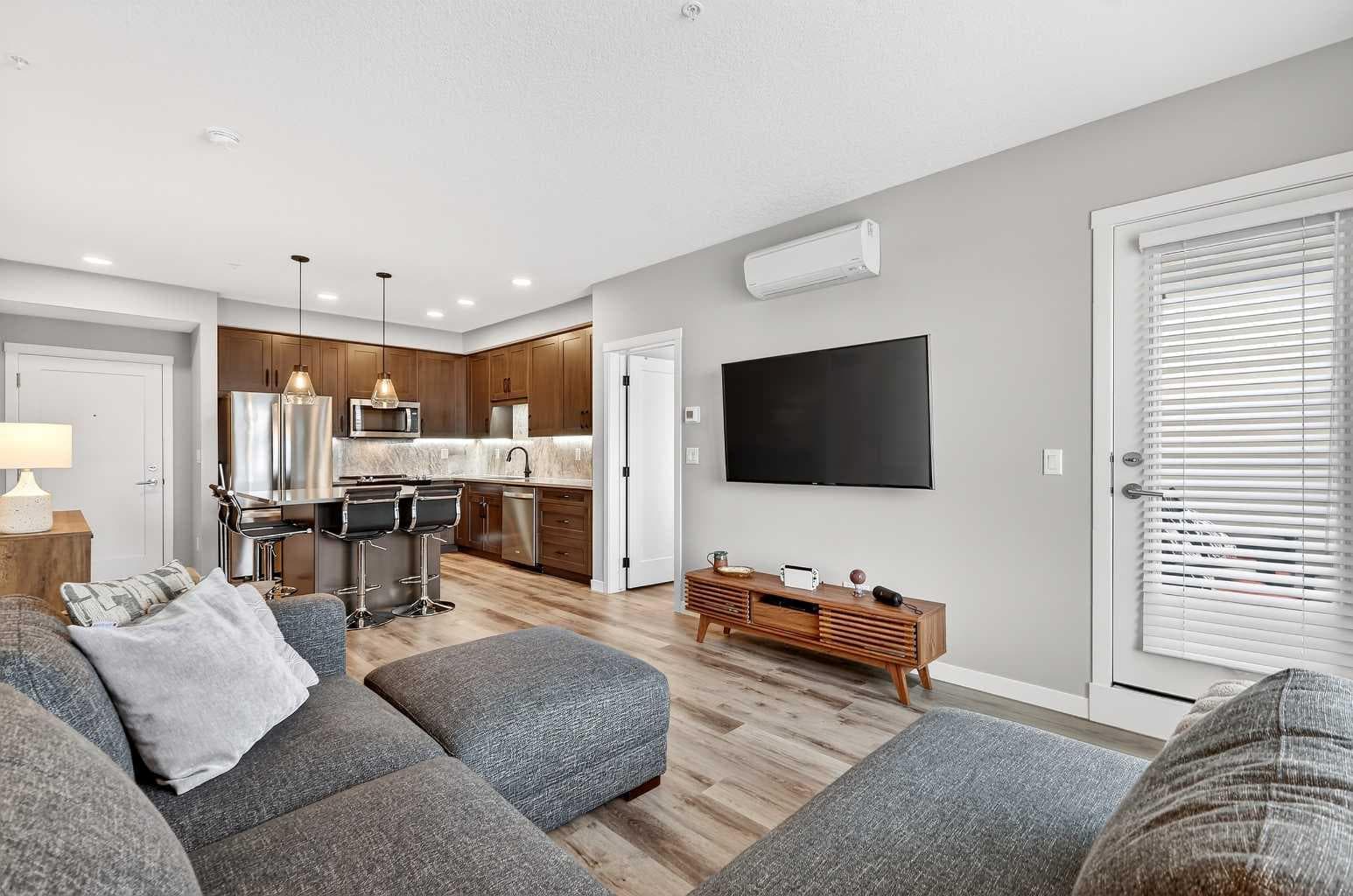 401, 150 Shawnee Square SW
