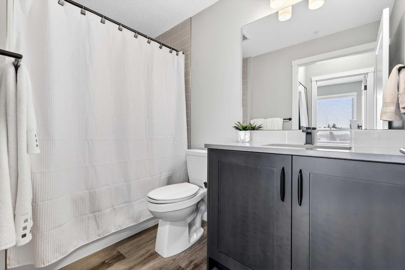 401, 150 Shawnee Square SW