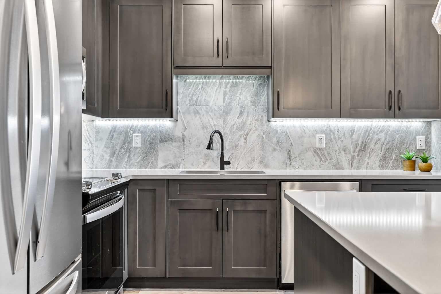 401, 150 Shawnee Square SW