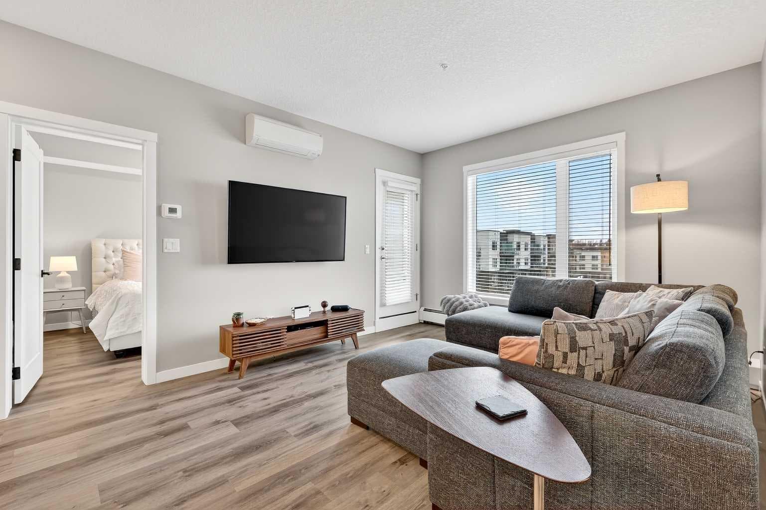 401, 150 Shawnee Square SW