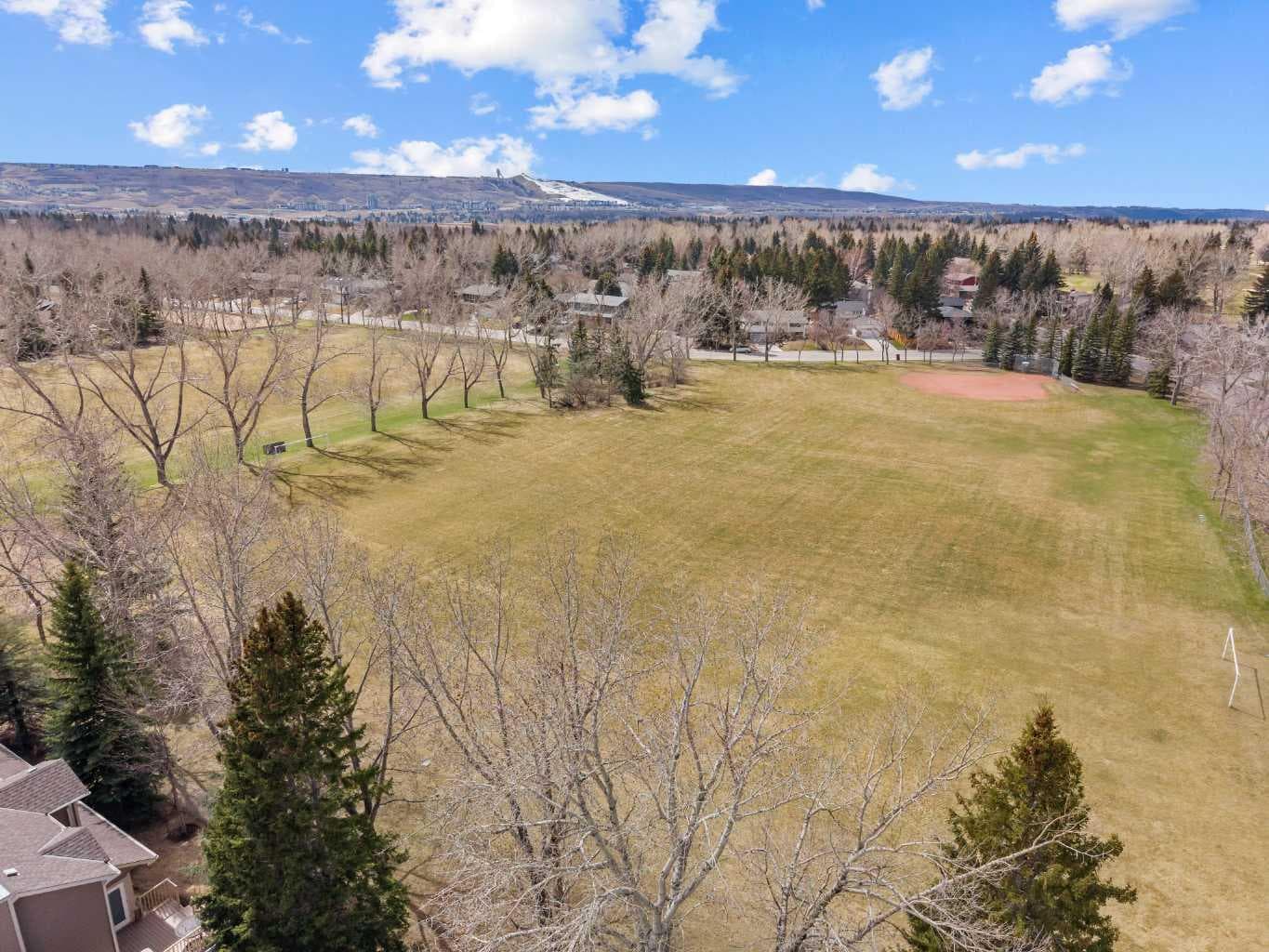 13, 803 Varsity Estates Drive NW
