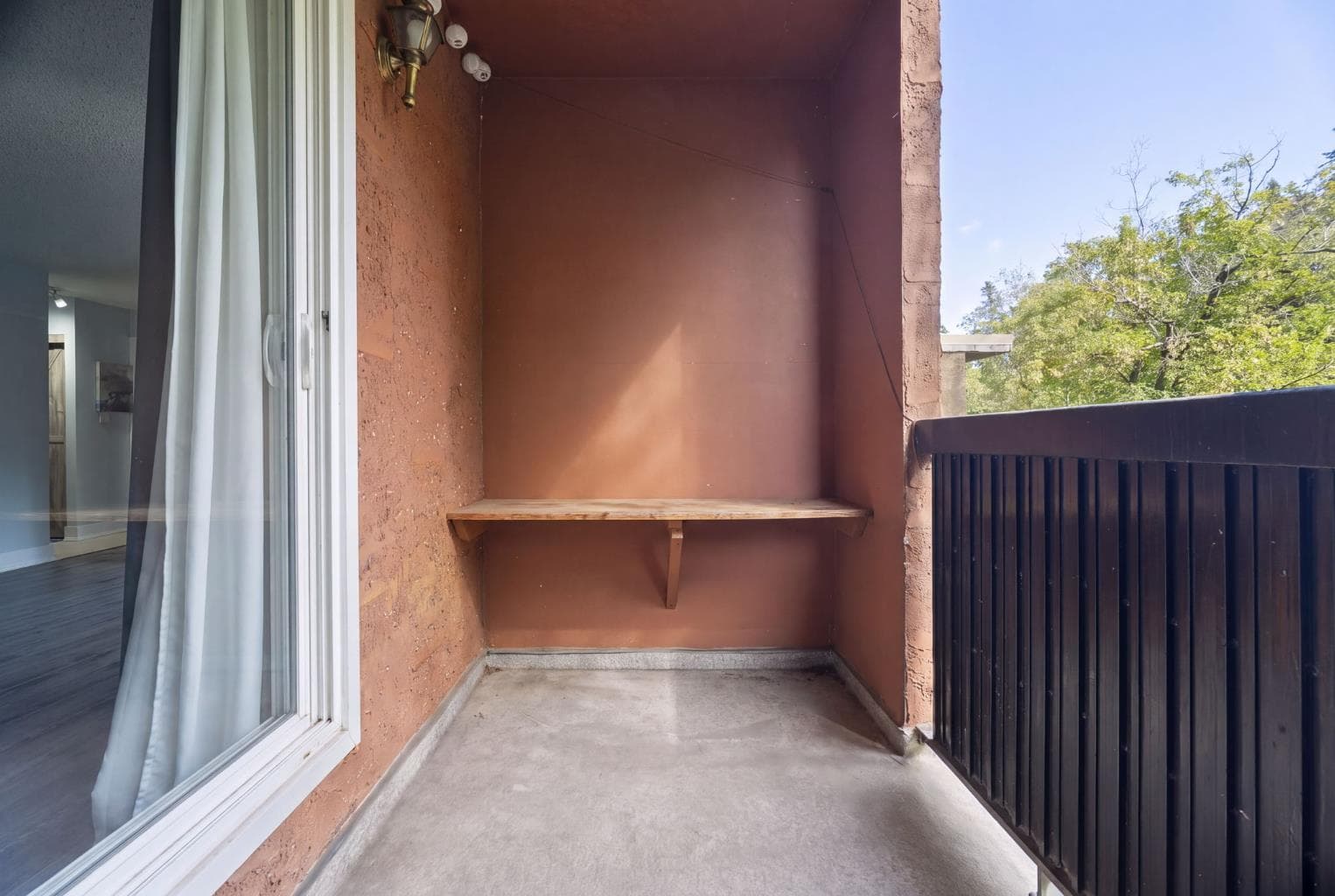 4, 930 Royal Avenue SW