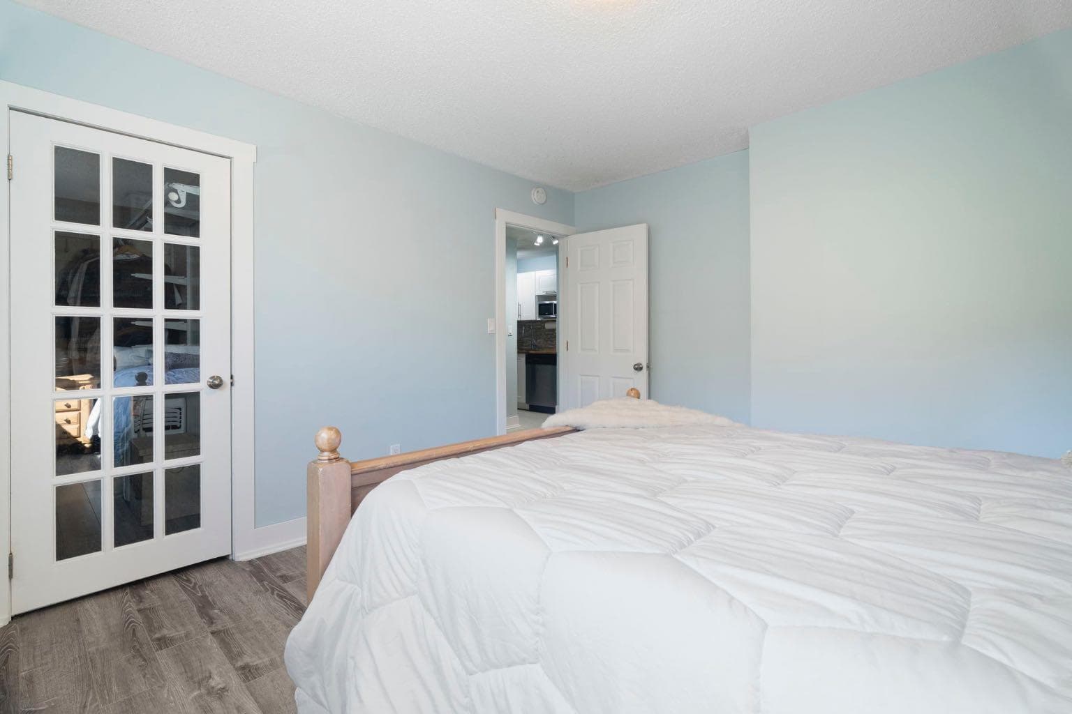 4, 930 Royal Avenue SW
