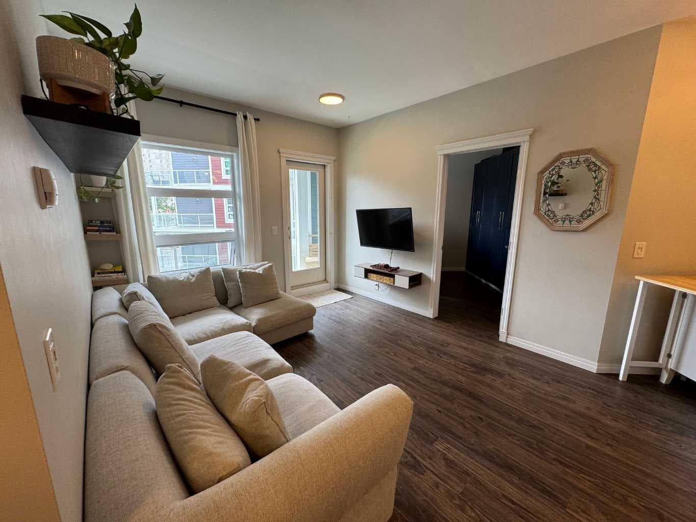 371, 333 Riverfront Avenue SE