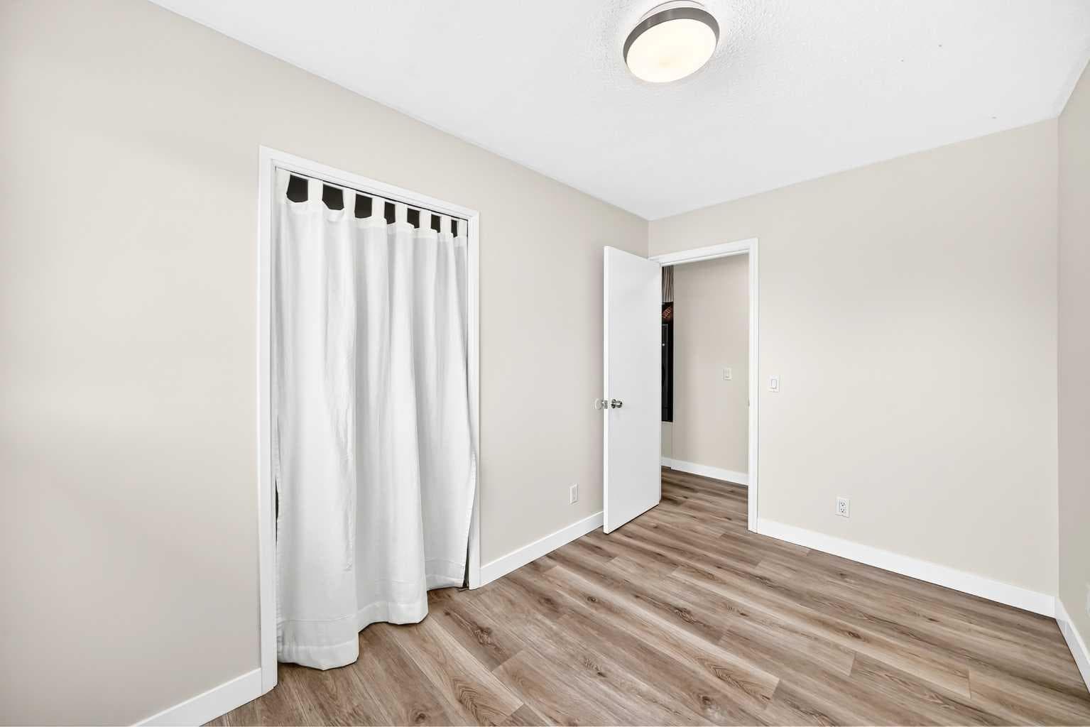 42 Rundlelawn Close NE