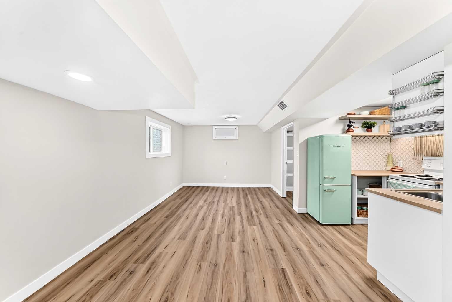 42 Rundlelawn Close NE