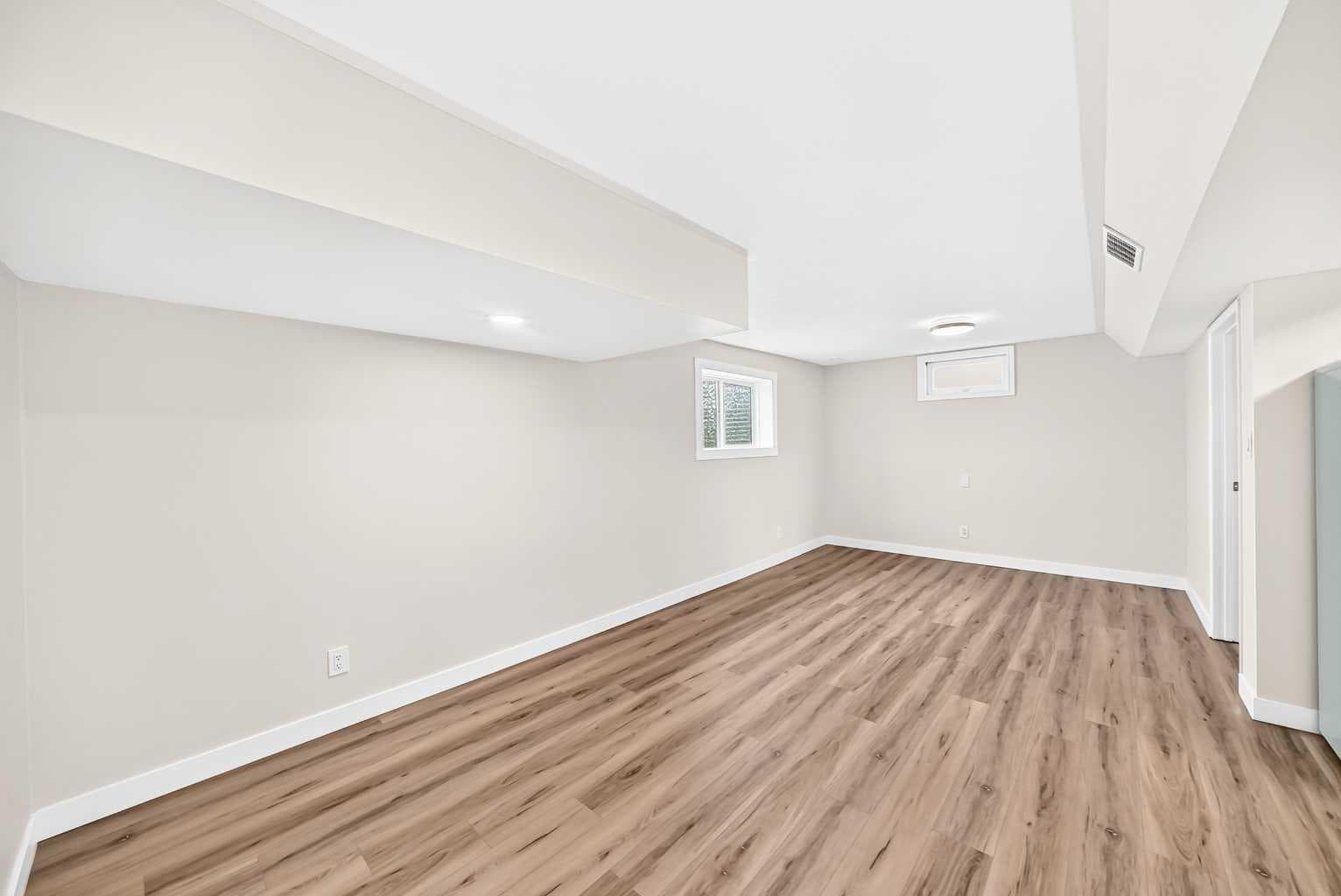 42 Rundlelawn Close NE