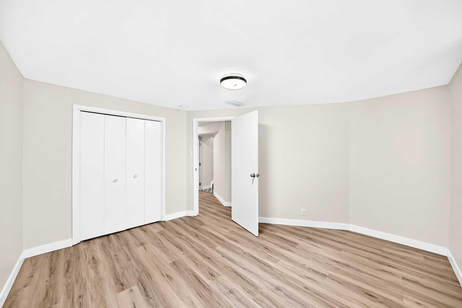 42 Rundlelawn Close NE