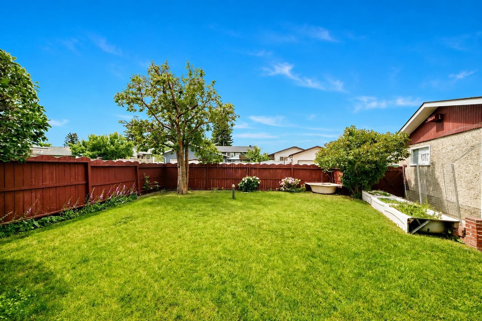42 Rundlelawn Close NE