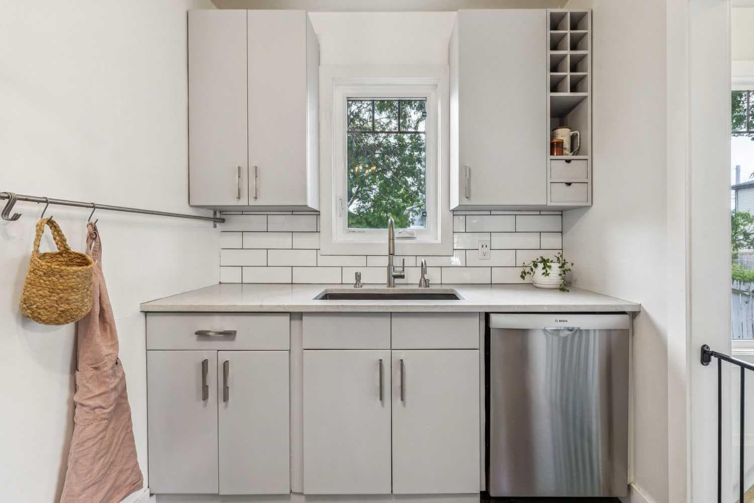 1644 16 Street SE
