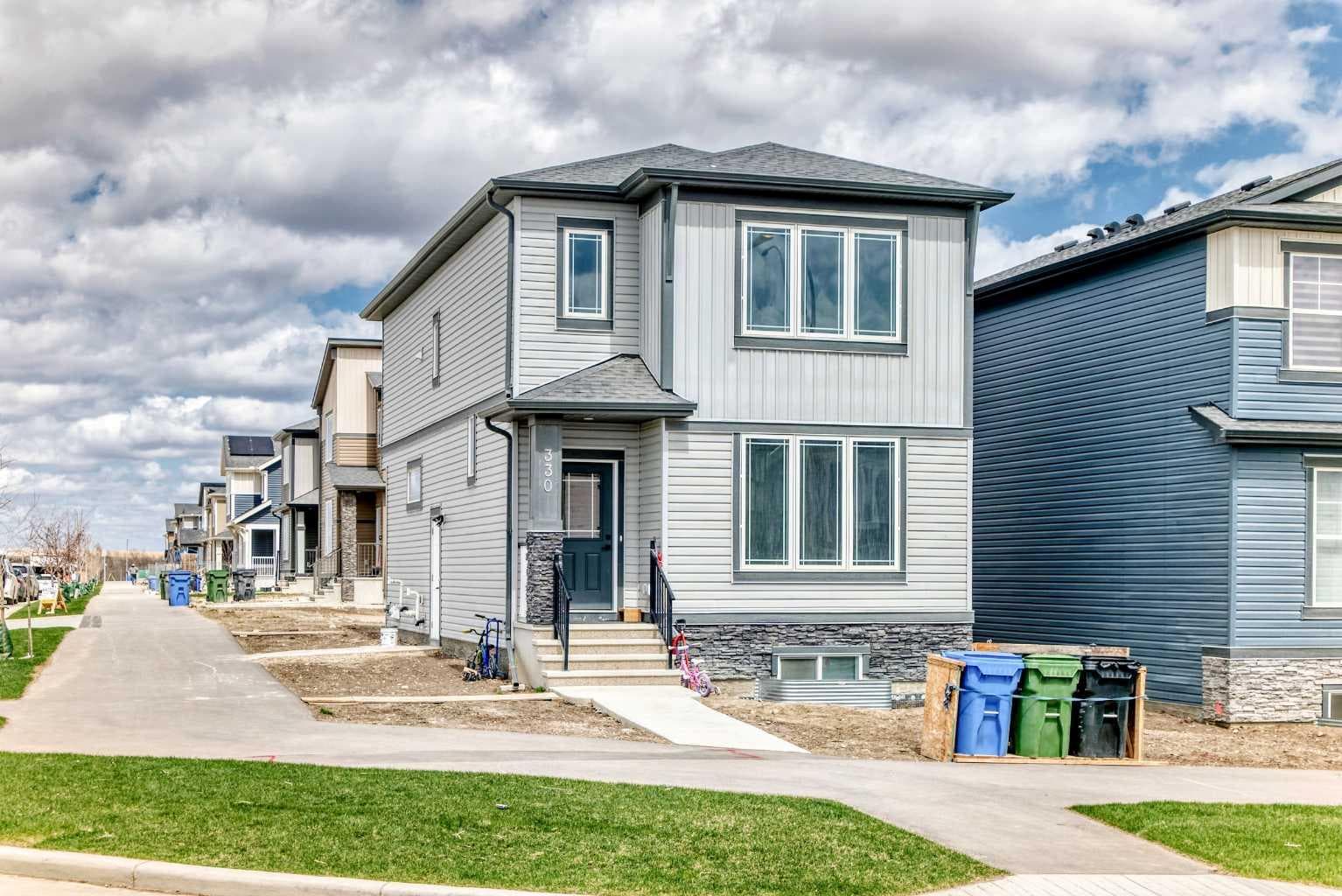 330 Ambleton Drive NW