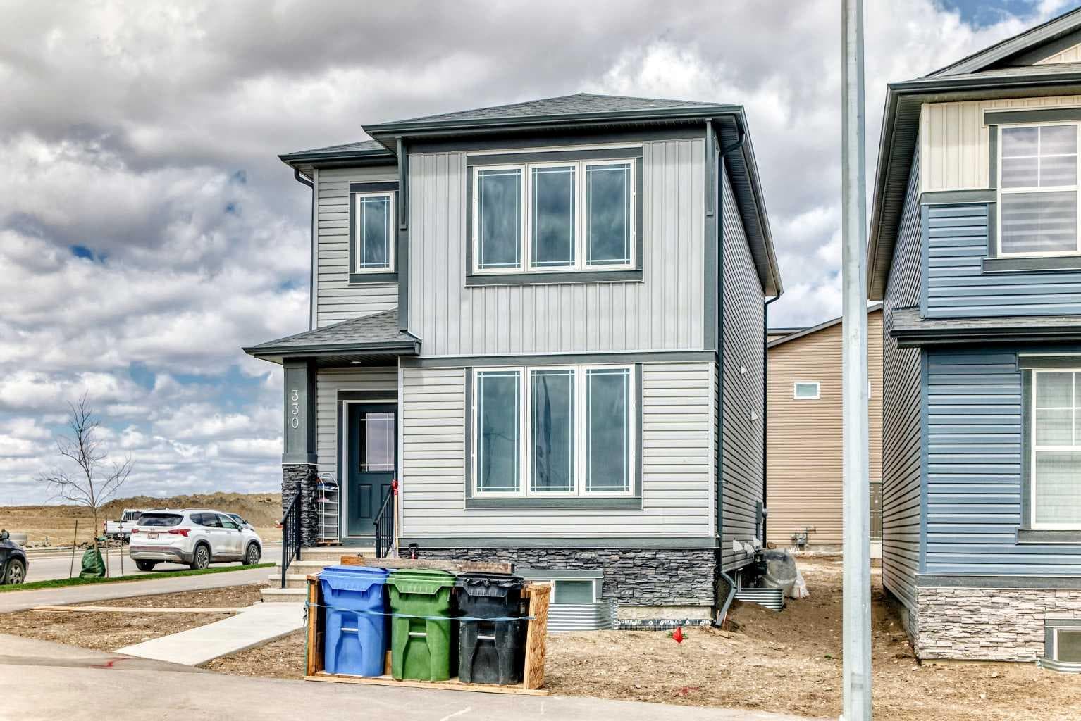330 Ambleton Drive NW