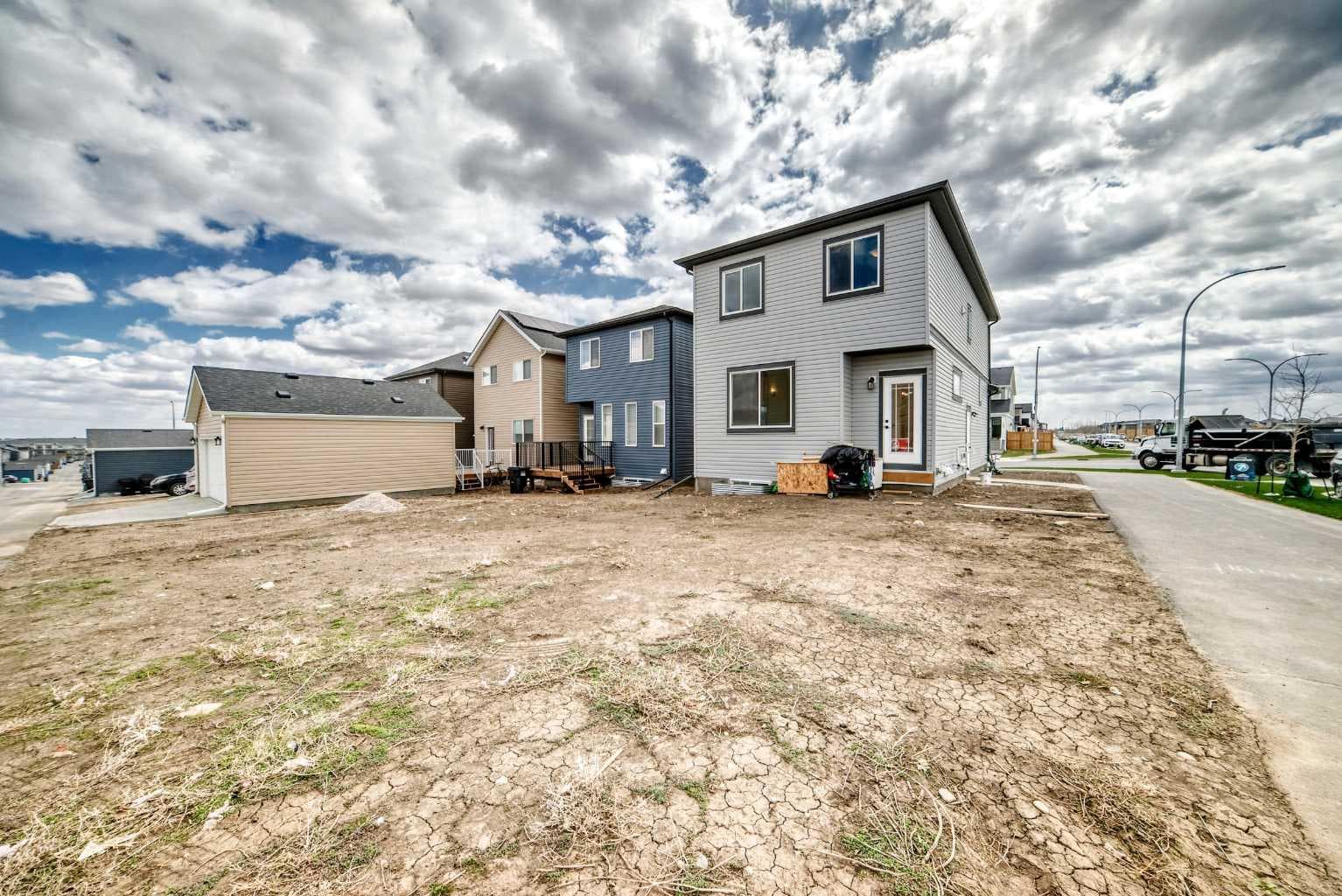 330 Ambleton Drive NW