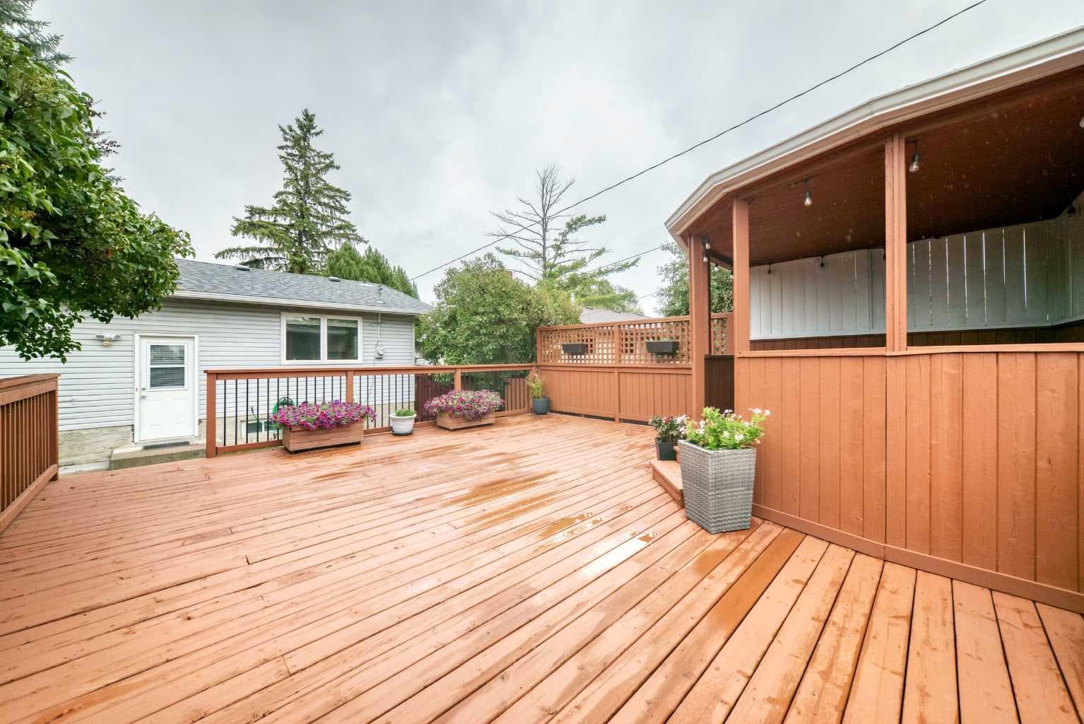 439 Queen Charlotte Drive SE