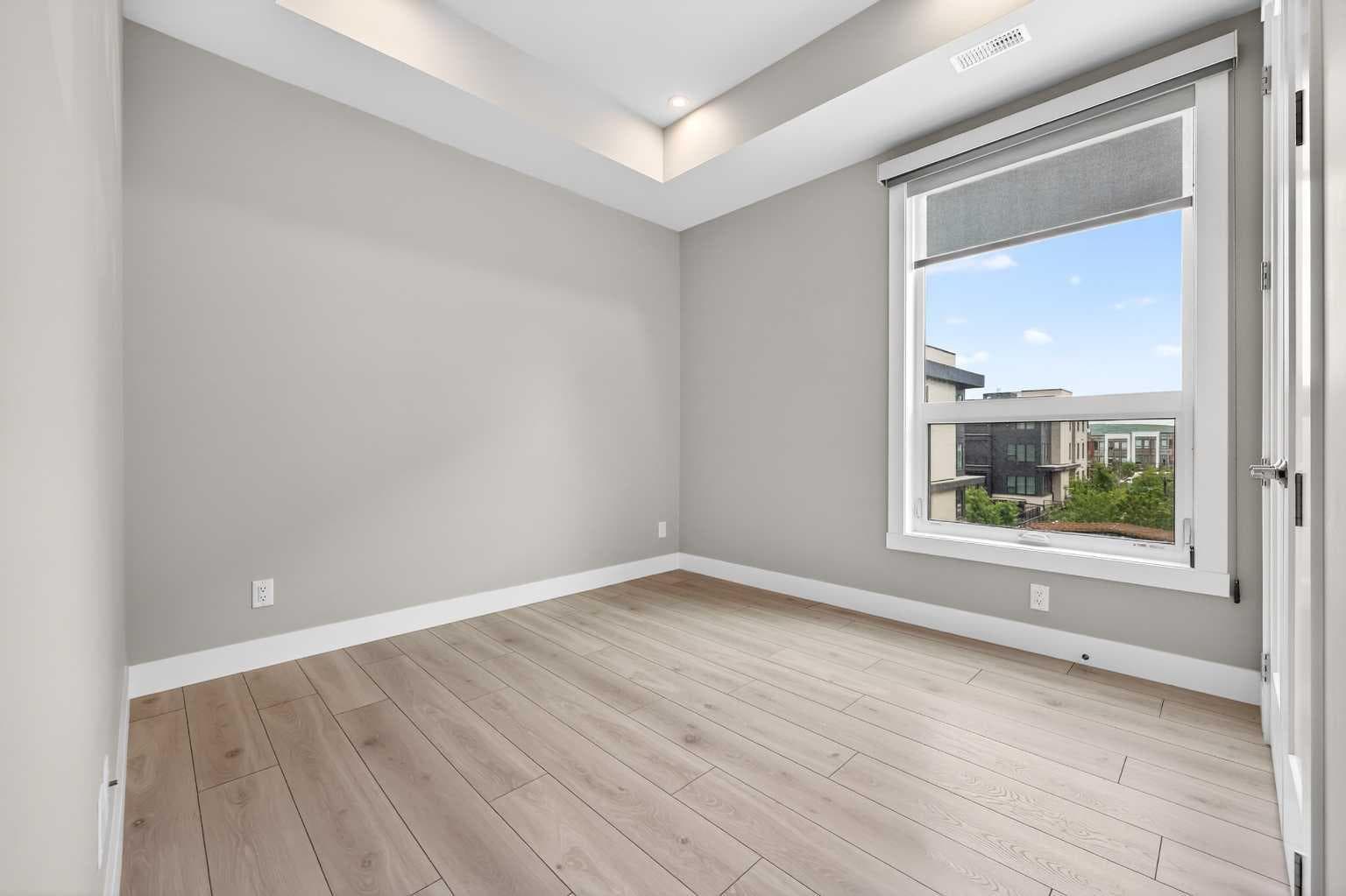 302, 275 Lebel Crescent NW