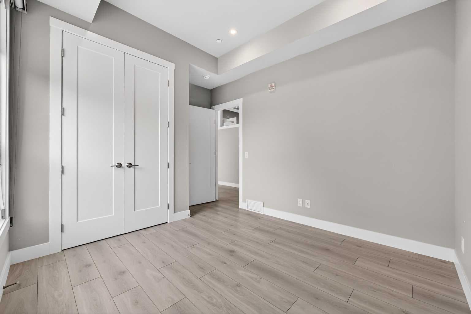302, 275 Lebel Crescent NW