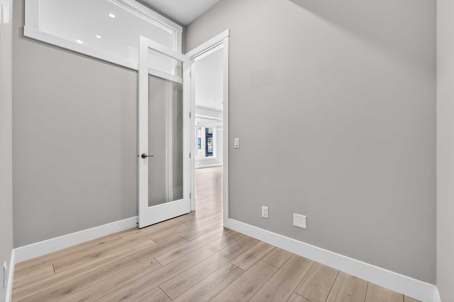 302, 275 Lebel Crescent NW