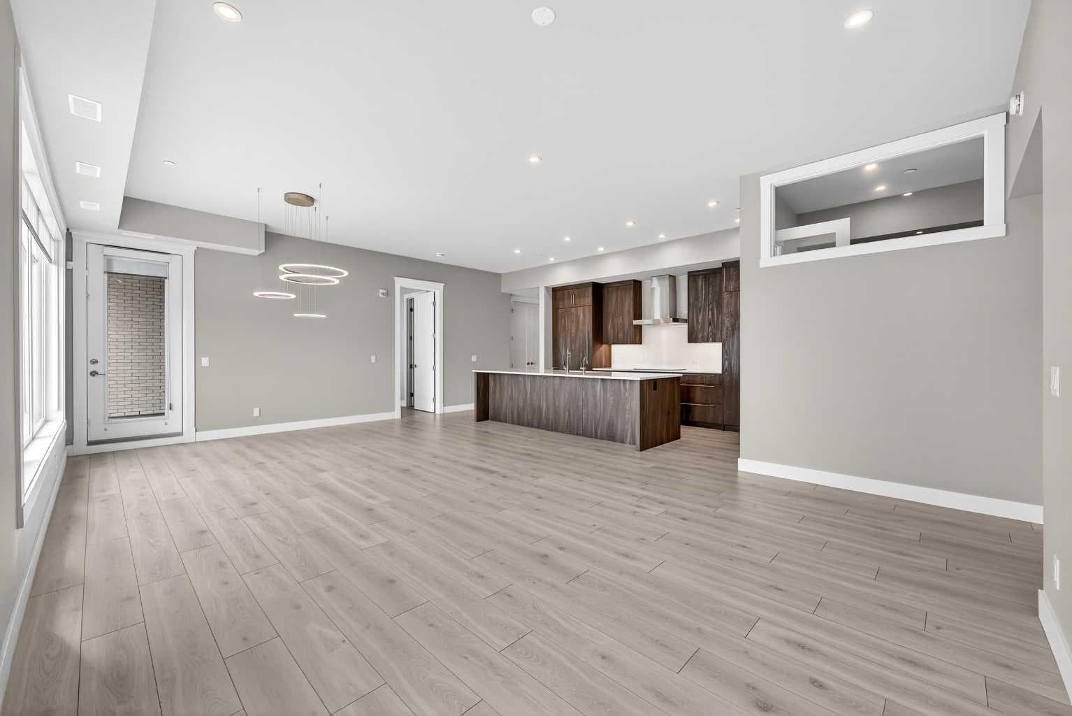 302, 275 Lebel Crescent NW