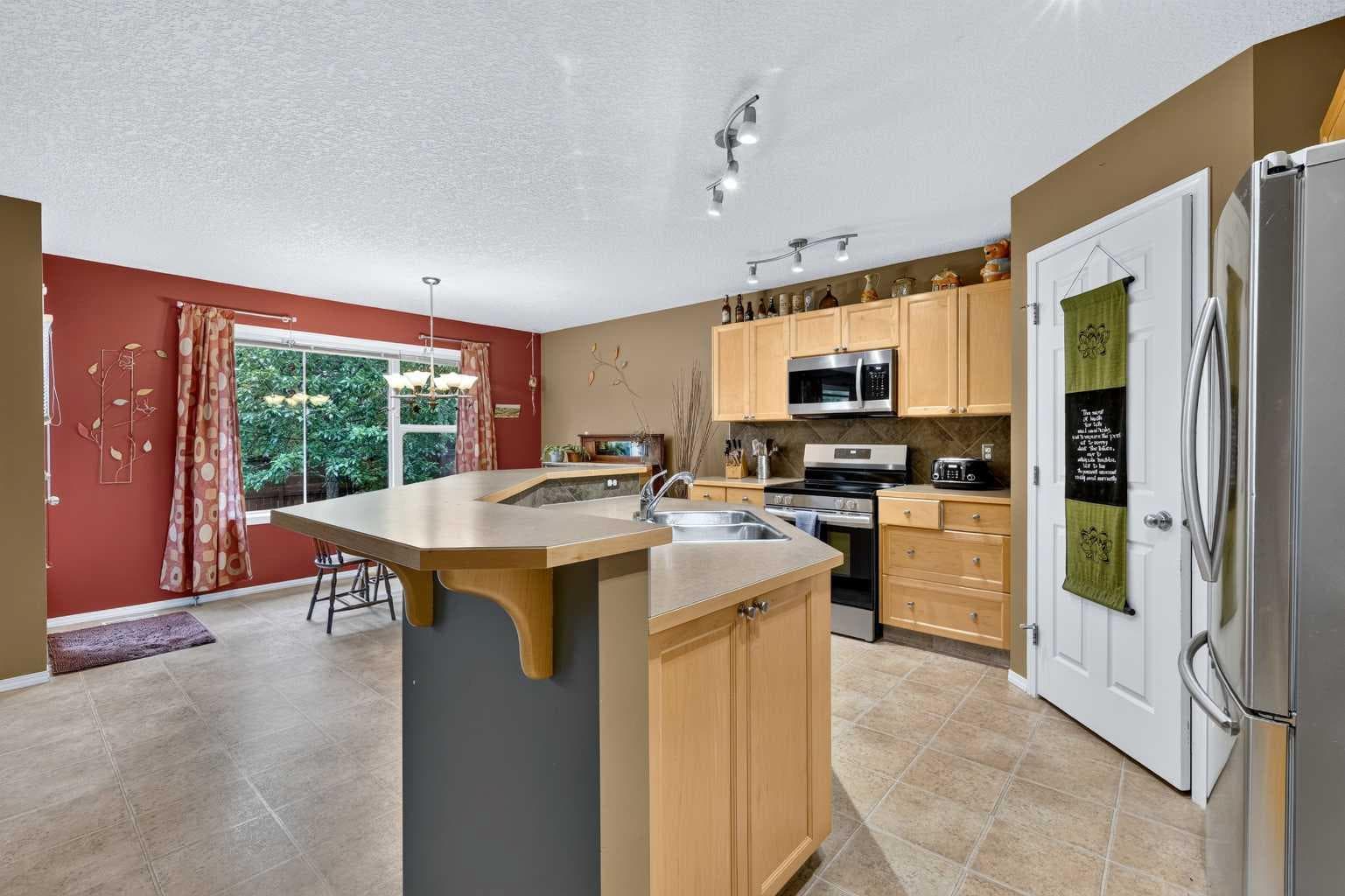 14 Evergreen Common SW