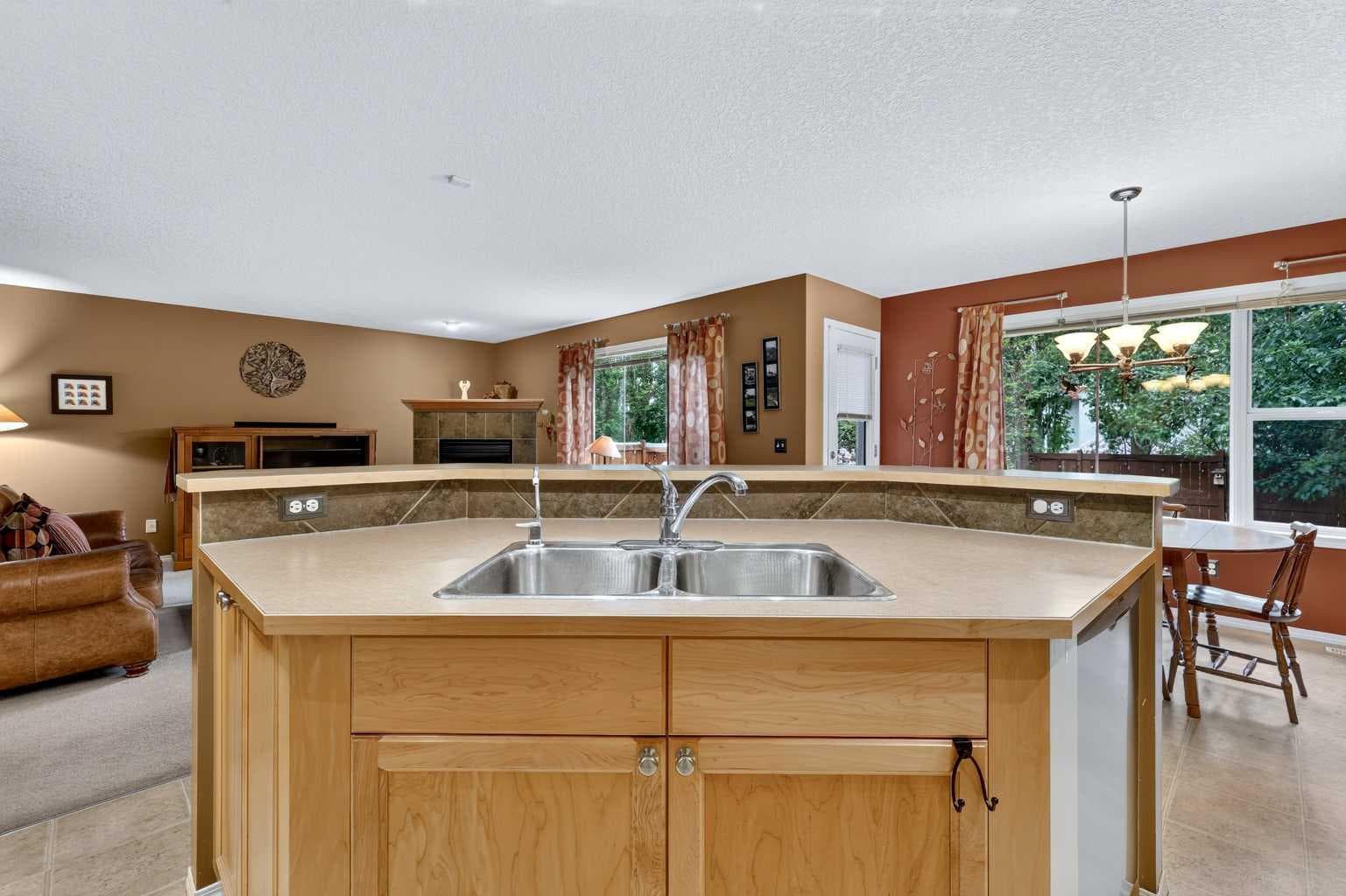 14 Evergreen Common SW