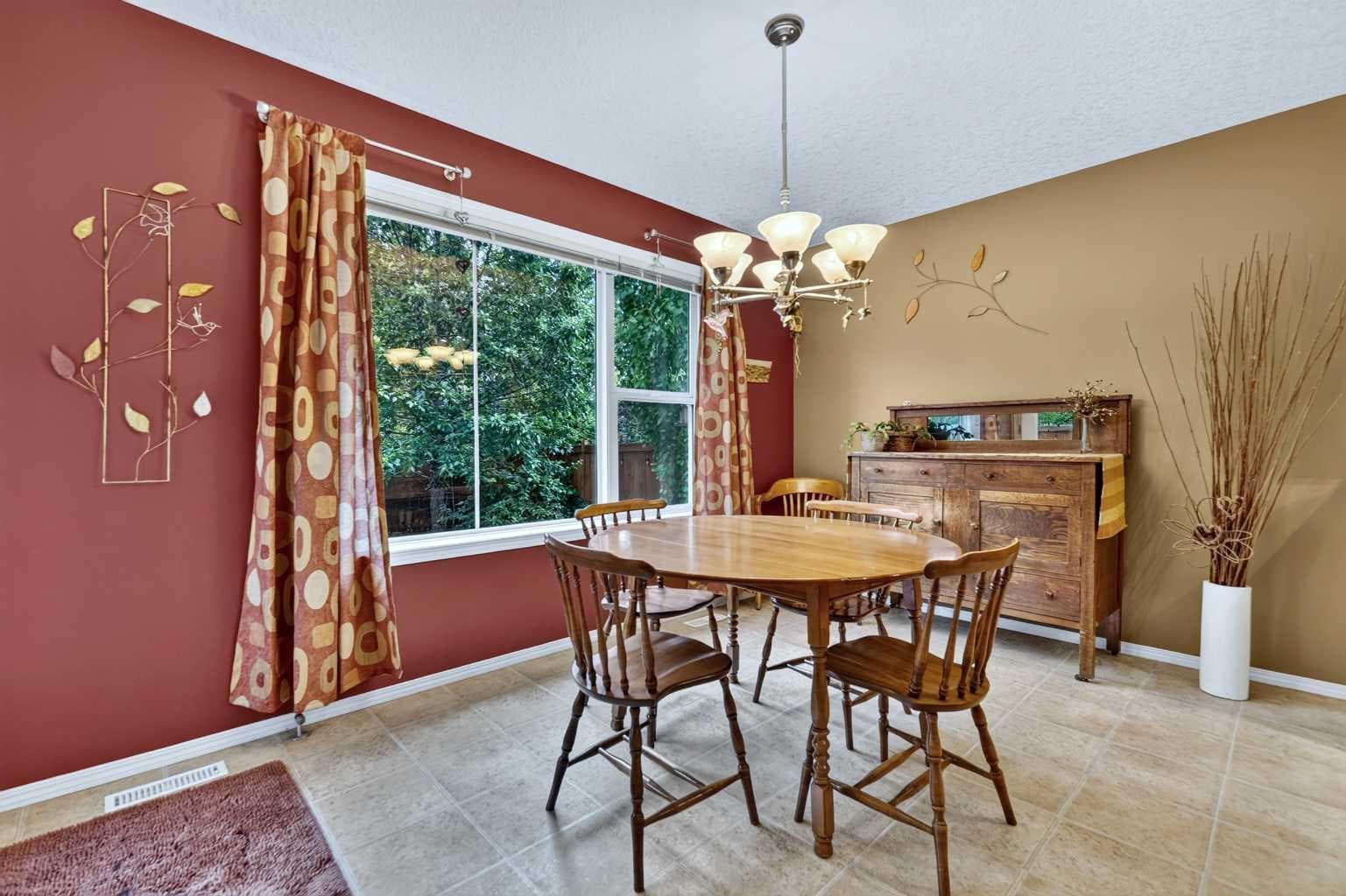 14 Evergreen Common SW