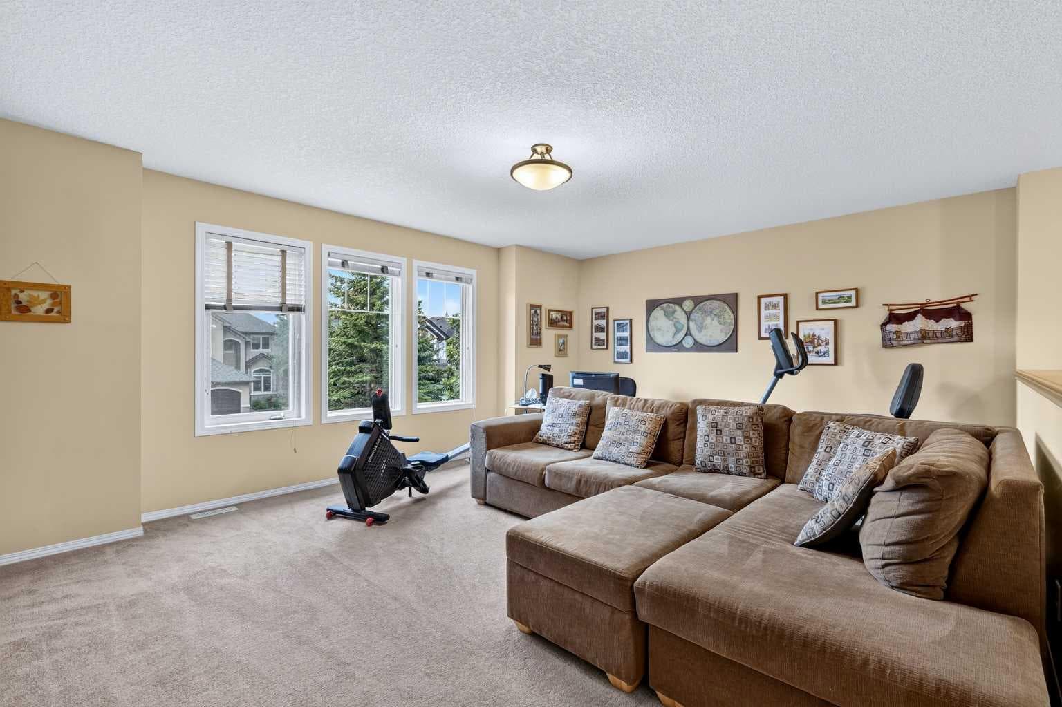 14 Evergreen Common SW
